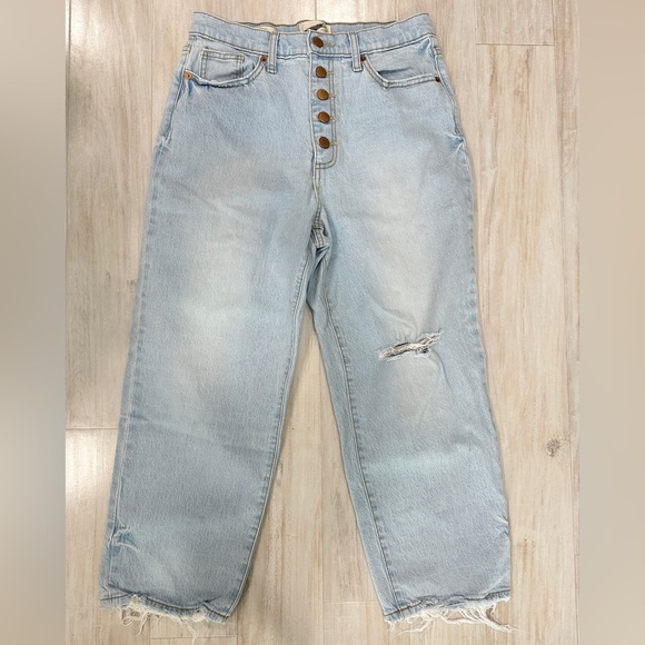 Universal Thread Vintage Straight Fit in Faded Blue - Picture 1 of 4